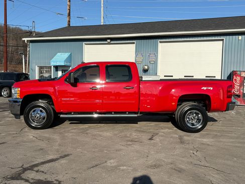 Used 2013 Chevrolet Silverado 3500 LT w/ Convenience Package image 2