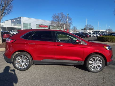 Used 2024 Ford Edge Titanium image 8