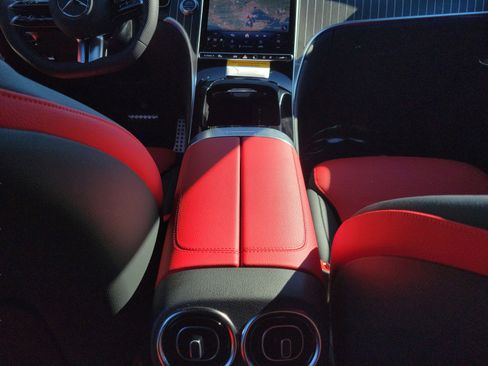 Used 2026 Mercedes-Benz GLC 300 image 9