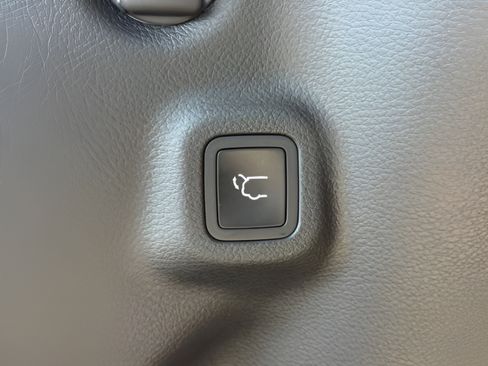 Used 2026 Jeep Compass Trailhawk AWD/4WD image 8