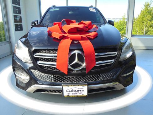 Used 2019 Mercedes-Benz GLE 400 4MATIC image 4