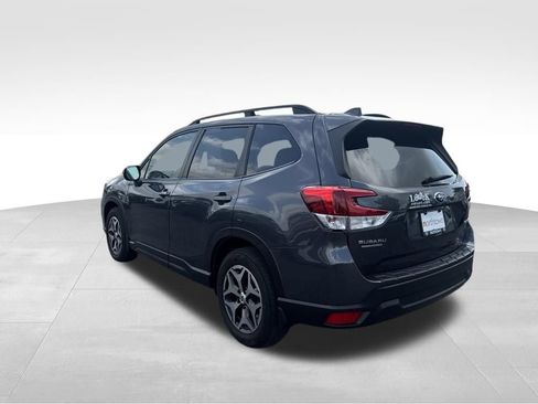 Used 2021 Subaru Forester Premium AWD/4WD image 4
