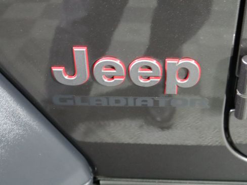 Used 2020 Jeep Gladiator Rubicon image 16