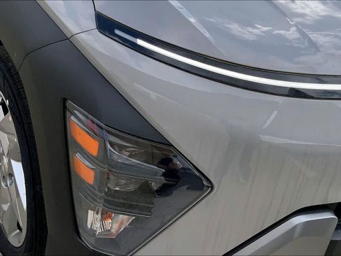 New 2026 Hyundai Kona SE image 13