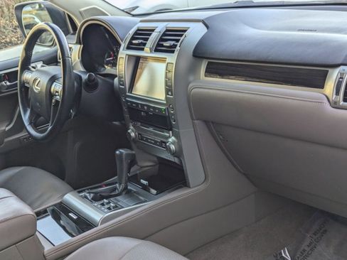 Used 2017 Lexus GX 460 image 21