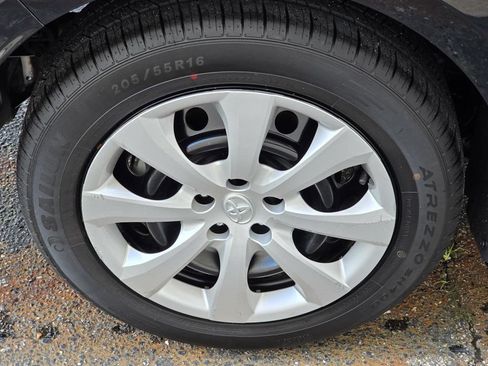 Used 2024 Toyota Corolla LE FWD image 29