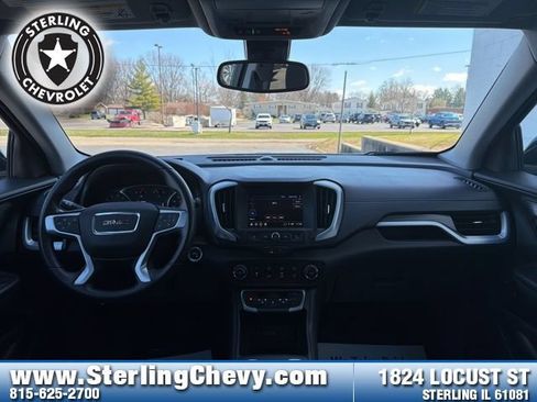 Used 2024 GMC Terrain SLE FWD image 17