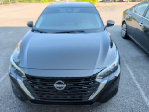 Certified 2024 Nissan Sentra SV FWD image 3