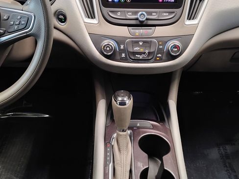 Used 2020 Chevrolet Malibu LS FWD image 21