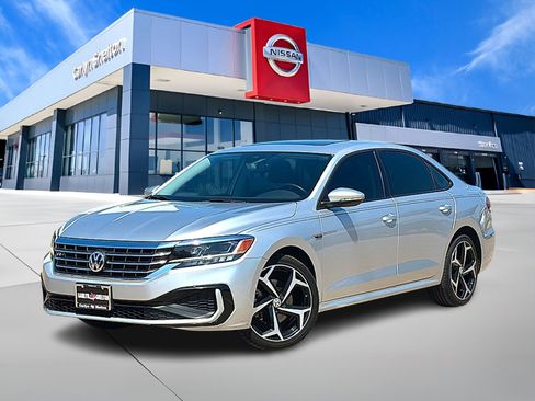 Used 2020 Volkswagen Passat 2.0T R-Line FWD image 1