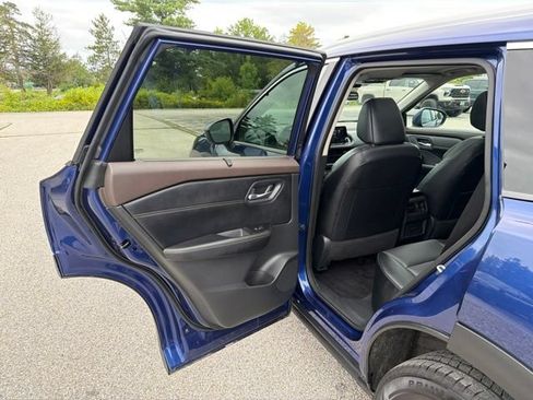 Used 2023 Nissan Rogue SV w/ SV Premium B Package AWD/4WD image 32