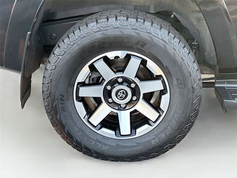 Used 2022 Toyota 4Runner TRD Off-Road image 31