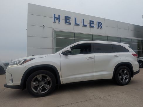 Used 2018 Toyota Highlander Limited AWD/4WD image 3