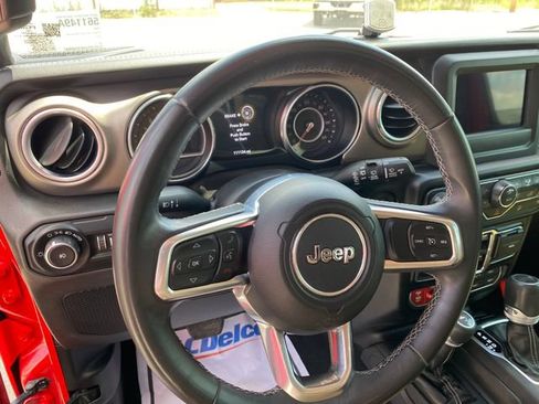 Used 2019 Jeep Wrangler Unlimited Rubicon w/ Dual Top Group AWD/4WD image 11