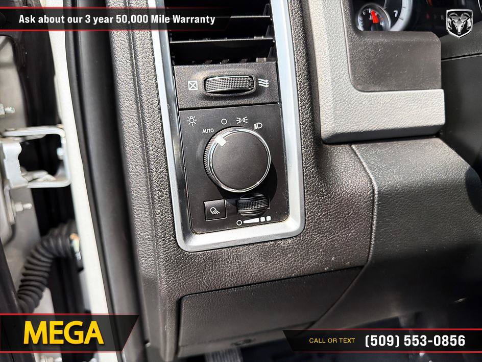 Used 2017 RAM 1500 Classic SLT AWD/4WD image 22