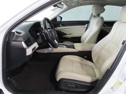 Used 2022 Honda Accord Touring image 18