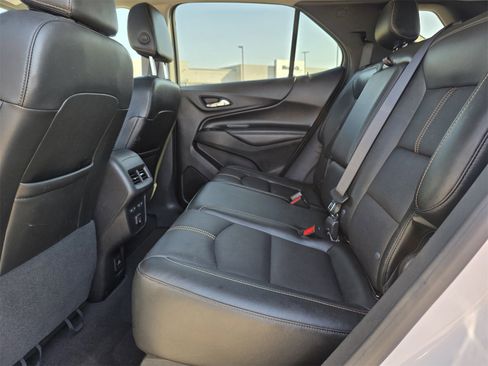 Used 2023 Chevrolet Equinox Premier image 16