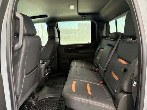 Used 2024 GMC Sierra 2500 AT4 w/ AT4 Preferred Package image 17