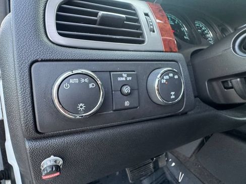 Used 2009 Chevrolet Suburban LTZ AWD/4WD image 6