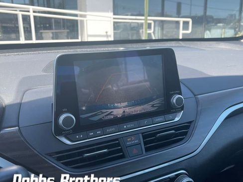 Used 2023 Nissan Altima 2.5 SV image 12