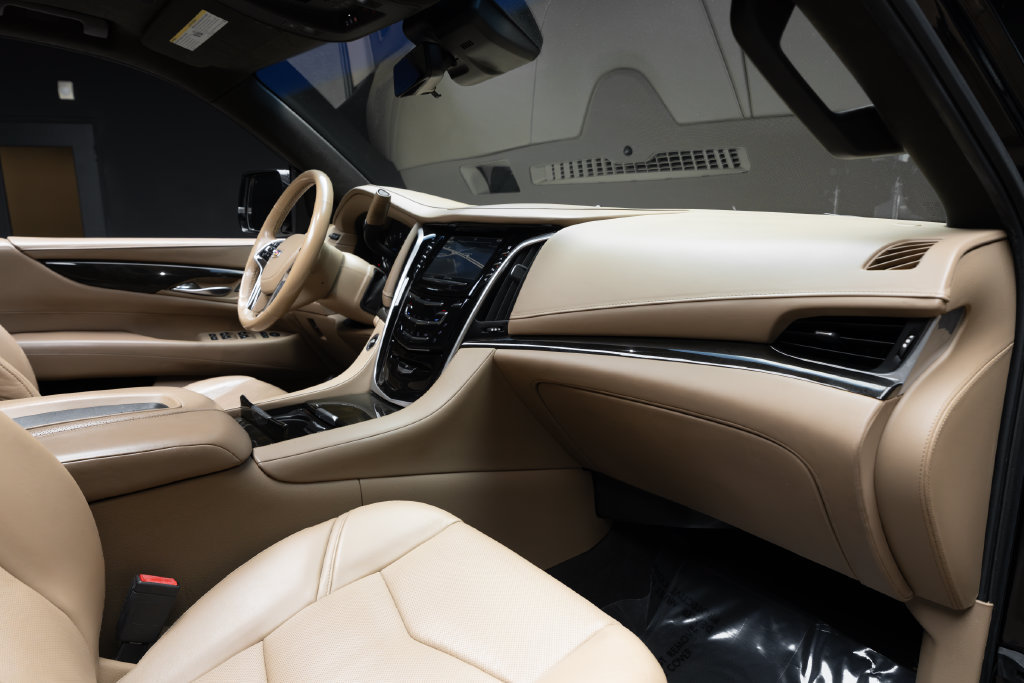 Used 2020 Cadillac Escalade Platinum AWD/4WD image 38