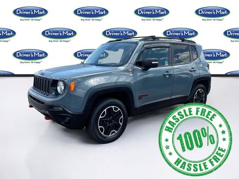 Used 2016 Jeep Renegade Trailhawk w/ Premium Trailhawk Package AWD/4WD image 3