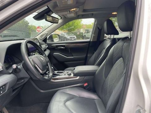 Used 2023 Toyota Highlander Platinum AWD/4WD image 15