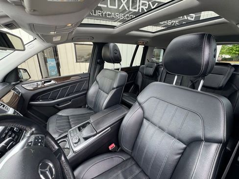 Used 2016 Mercedes-Benz GL 450 4MATIC image 12