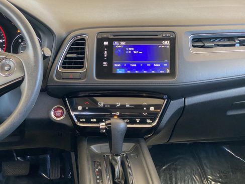 Used 2017 Honda HR-V EX image 32