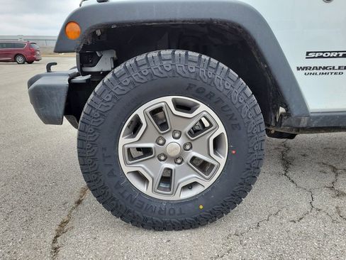 Used 2017 Jeep Wrangler Unlimited Sport w/ Connectivity Group image 7