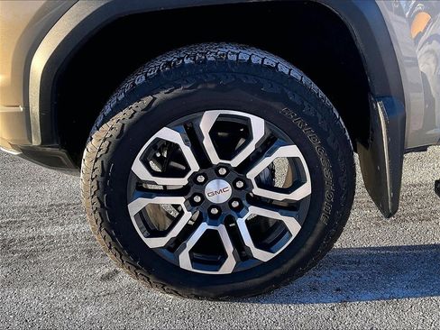 Used 2024 GMC Canyon AT4 w/ AT4 Premium Package image 7