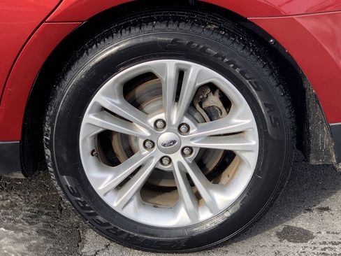 Used 2013 Ford Taurus SEL image 40