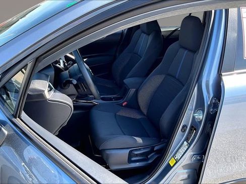 Used 2024 Toyota Corolla Cross AWD Hybrid image 18