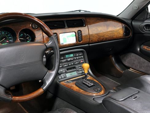Used 2001 Jaguar XK8 Convertible RWD image 75
