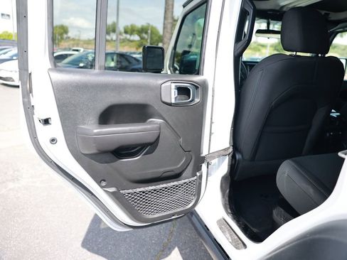 Used 2023 Jeep Wrangler Unlimited AWD/4WD image 37