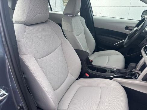 Used 2025 Toyota Corolla Cross L FWD image 31