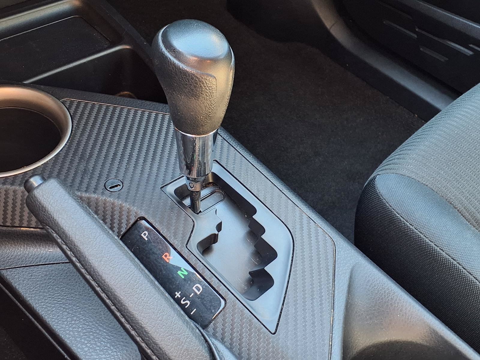 Used 2015 Toyota RAV4 LE AWD/4WD image 25