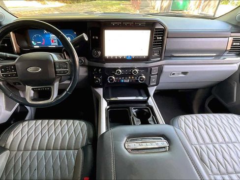 Used 2024 Ford F450 Limited image 30