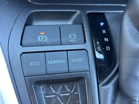 Used 2025 Toyota RAV4 XLE image 17