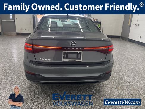 New 2026 Volkswagen Jetta SE image 4