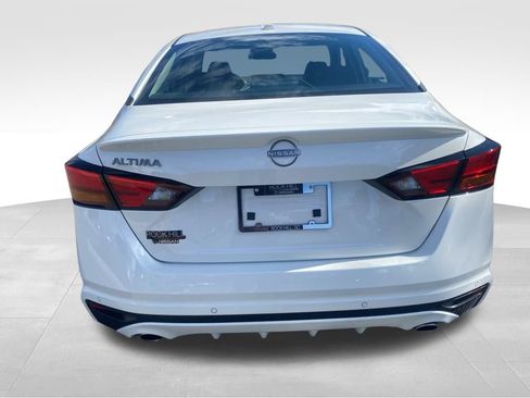 New 2025 Nissan Altima 2.5 SV image 6