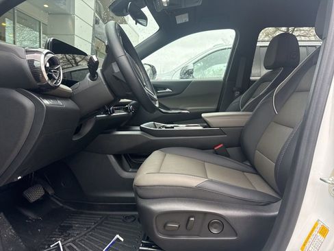 Used 2026 Chevrolet Equinox LT w/ Convenience Package II image 5