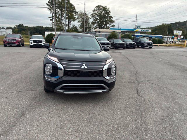 Used 2025 Mitsubishi Outlander SE FWD image 4