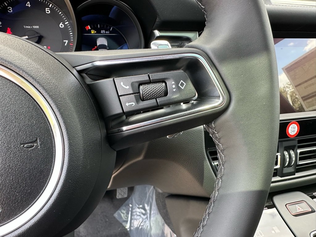 Used 2026 Porsche Macan AWD/4WD image 18