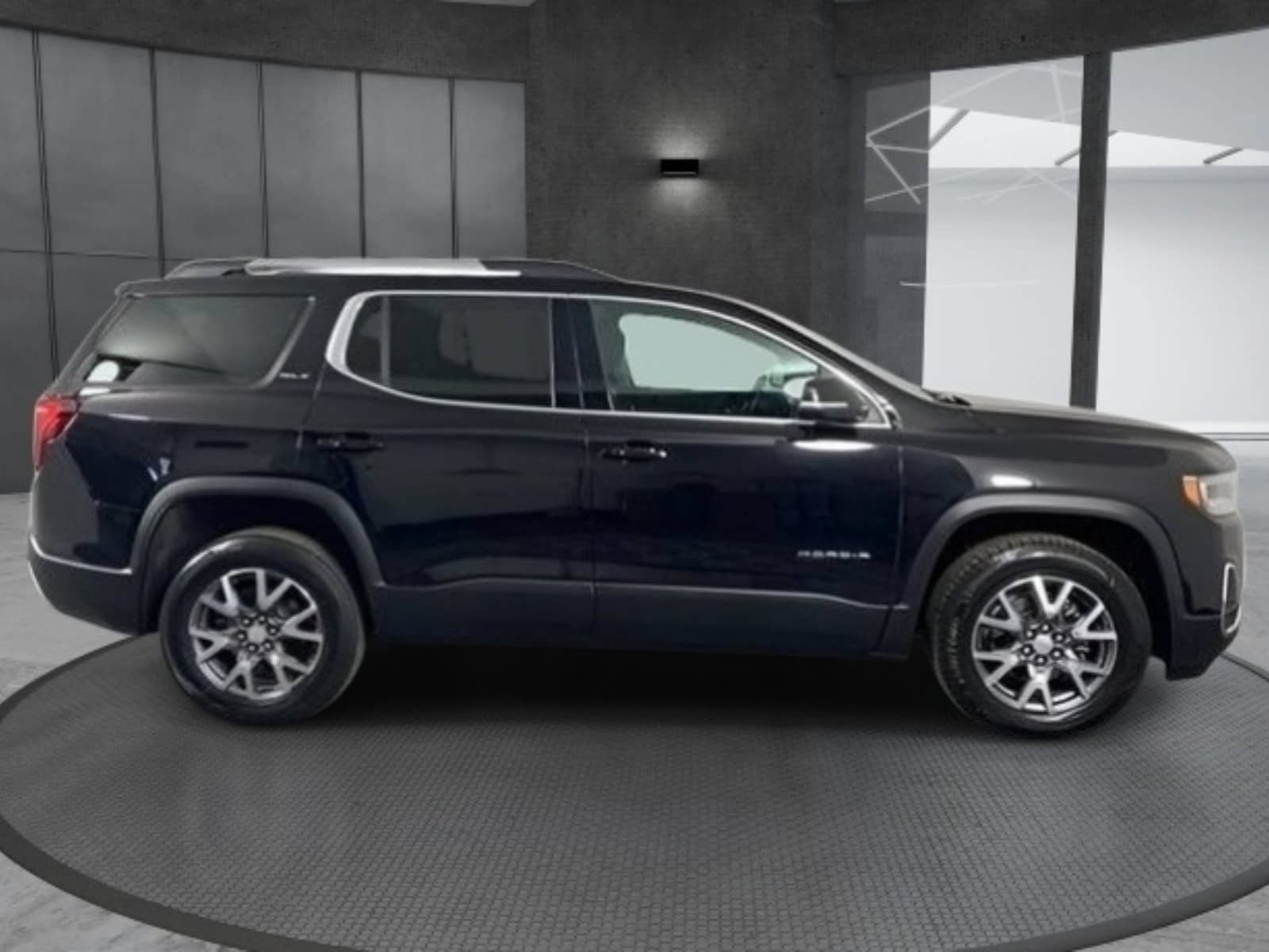 Used 2023 GMC Acadia SLT AWD/4WD image 4