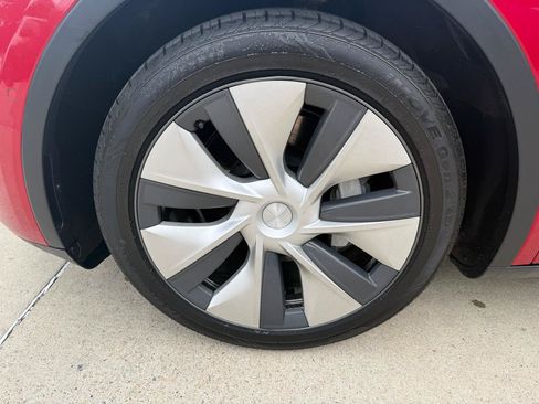 Used 2021 Tesla Model Y Long Range AWD/4WD image 7