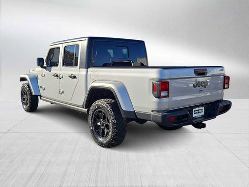 Used 2022 Jeep Gladiator Sport image 6