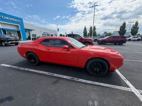 Used 2020 Dodge Challenger SXT w/ Blacktop Package RWD image 4