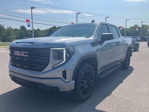 Used 2025 GMC Sierra 1500 Elevation AWD/4WD image 3