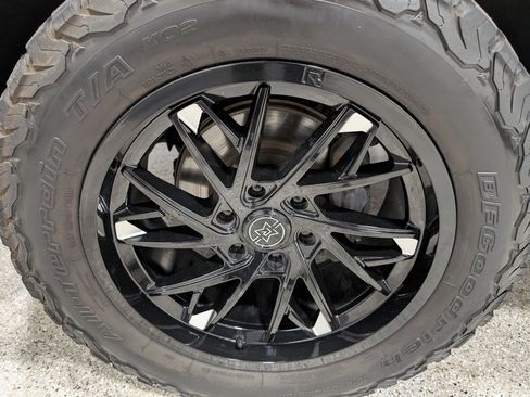 Used 2022 GMC Yukon SLT image 9